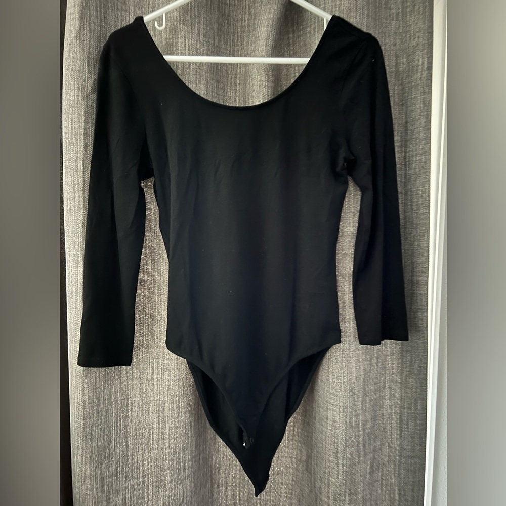 Scoop neck black body suit